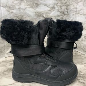 UGG TAHOE BLACK WATERPROOF SNOW WOMEN'S BOOTS SIZE US 7 NEW